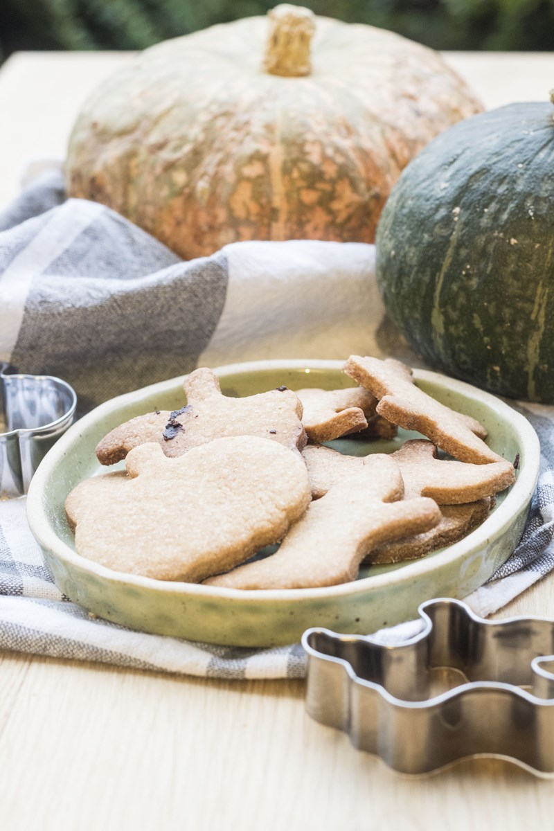 montessori in cucina: biscotti di halloween