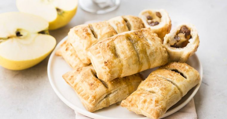 Fagottini di Pasta Sfoglia Ripieni di Mele e Mandorle