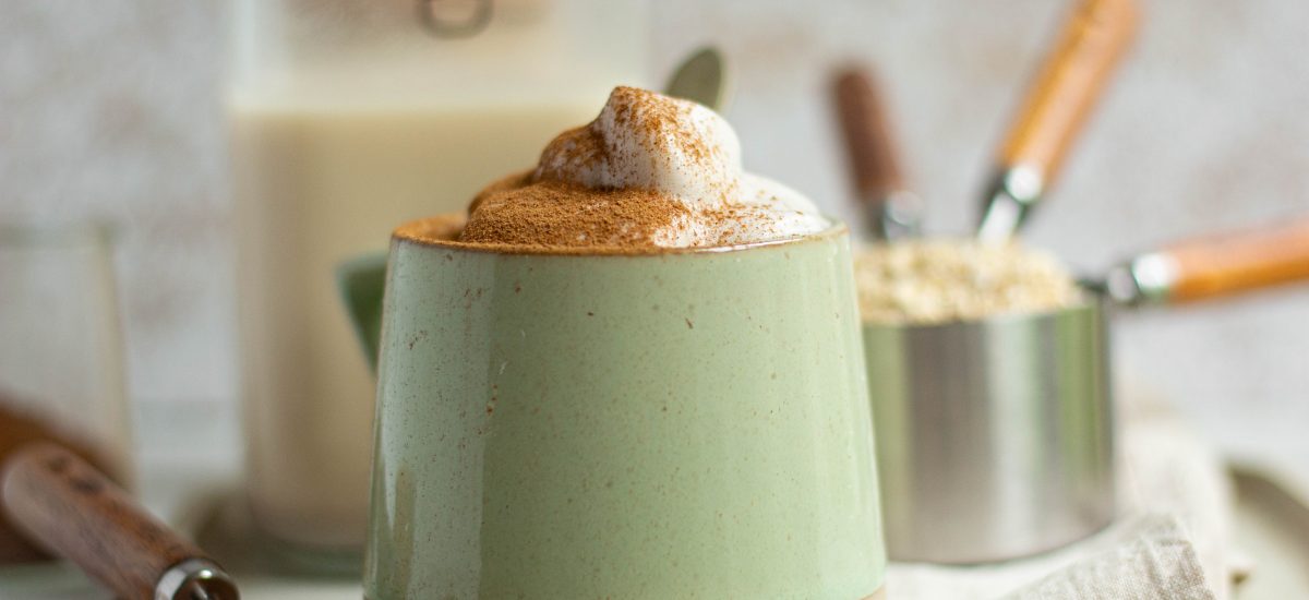 Bevanda vegetale all’avena e cannella: la ricetta perfetta per le donne over 40