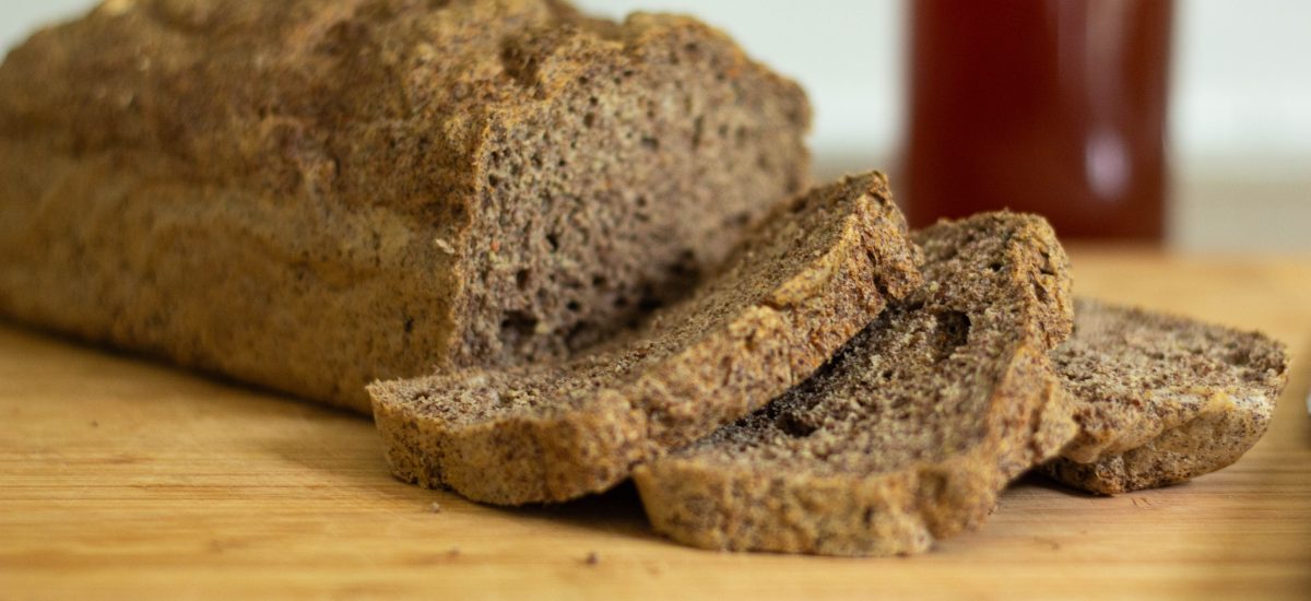 Pane di albumi e semi di lino: il nostro alleato in perimenopausa!