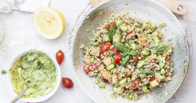 Insalata di avena estiva per donne over 40: la ricetta ormonale e bilanciata