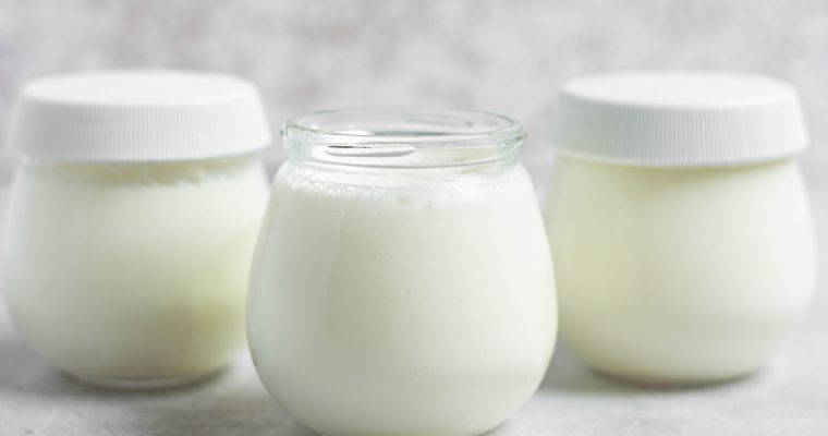 Lo yogurt fatto in casa: l’alleato perfetto per le donne in perimenopausa